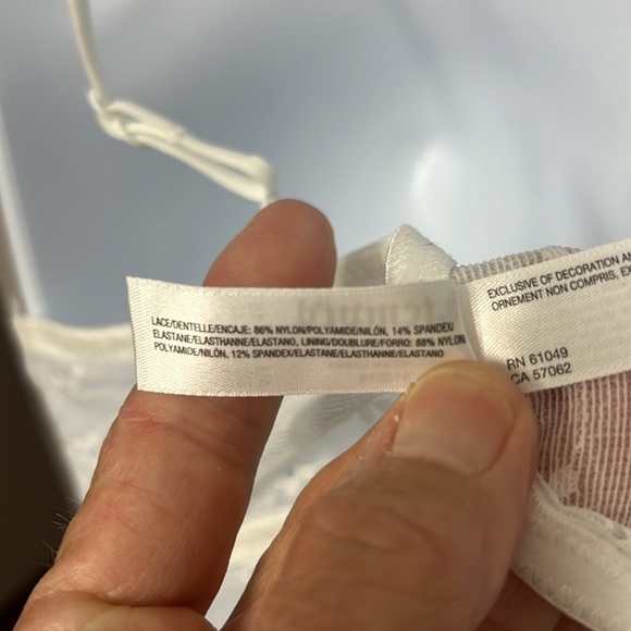 b.tempt’d white lace bralette, Sz XL, adjustable straps, lined in front, - Picture 11 of 15